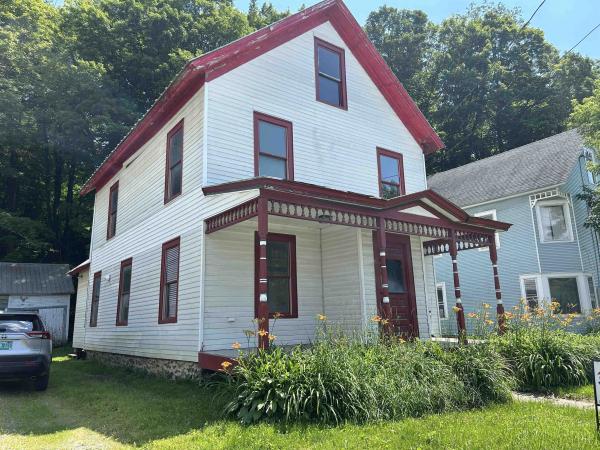 89 Railroad Street