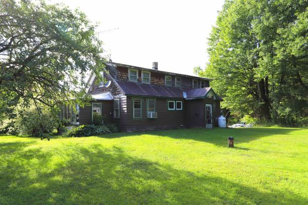 1098 Toad Pond Road