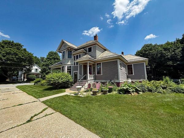 52 Kingsley Avenue