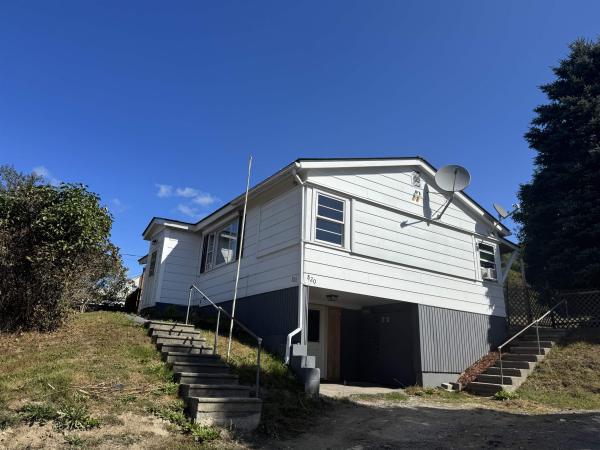 820 Village Road