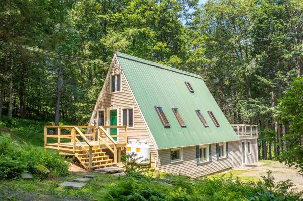 18 Hemlock Hill Road